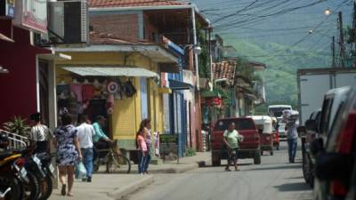 En el centro de Cofradía no reportan una muerte violenta desde febrero. Los pobladores manifestaron sentirse más seguros. Fotos: Franklyn Muñoz