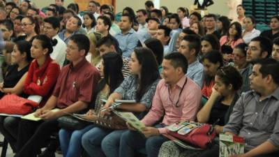 Más de 250 jóvenes asistieron ayer a la conferencia de New Marketing. Foto: Cristina Santos.