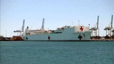 El buque hospital de la Marina estadounidense 'USNS Comfort' partió desde Miami a una misión humanitaria de cinco meses en Latinoamérica y el Caribe, durante la cual asistirá a médicos voluntarios que atenderán a pacientes, en su mayoría menores, que sufren deformaciones en la boca.