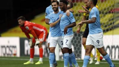Raheem Sterling fue la figura del partido al marcar un doblete. Foto AFP.