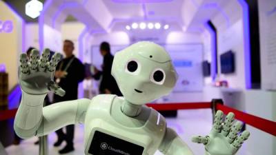 El pequeño robot Pepper es un rostro conocido en el Congreso Mundial de Móviles, desde que hiciera su debut en 2015. Aquí da la bienvenida a los visitantes que llegan al MWC edición 2019.