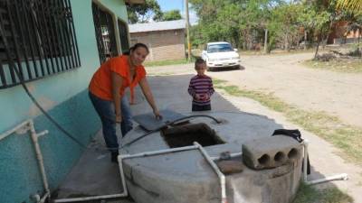 Los vecinos en esta ciudad sufren por escasez.
