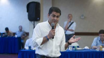 Periodistas extranjeros y corresponsales conversaron con Juan Orlando Hernández.