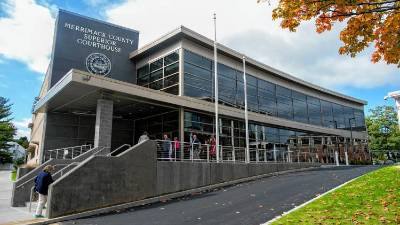 Una corte en Merrimack, Nueva Hampshire (referencial).