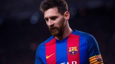 Tras el final de la Liga de España, el astro argentino Lionel Messi habría pedido una serie de “caprichos” para renovar con el Barcelona. Al extremo de que ha solicitado una lista de jugadores que ya no quiere y otros que los quiere tener.