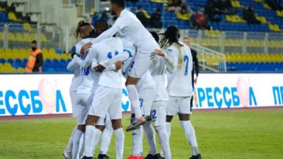 La selección de Honduras realizó recientemente una gira por Europa en donde empató ante Bielorrusia y perdió ante Grecia. Foto Fenafuth.