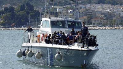La embarcación, sospechosa de transportar migrantes de forma ilegal desde República Dominicana, volcó.