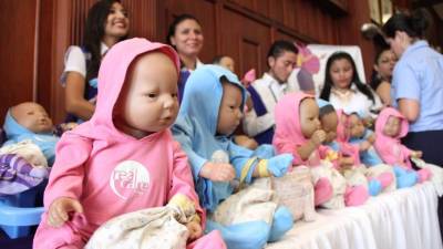 Los bebés virtuales son parte del programa.