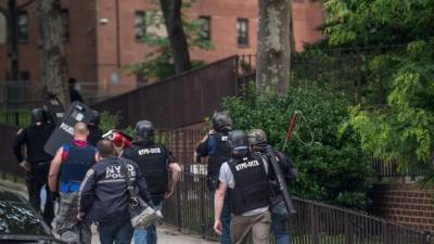 La policía realizó los operativos buscando inmigrantes ilegales con historial delictivo.