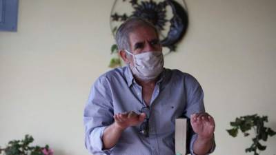 El antropólogo y escritor hondureño Mario Ardón durante una entrevista con Efe, este viernes en Tegucigalpa (Honduras).