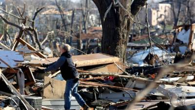 Miles de familias en Estados Unidos se vieron afectadas por el paso de varios tornados.