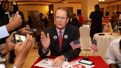 Funcionarios, sociedad civil y sector privado se dieron cita en la recepción simultánea que realizó la embajada de Estados Unidos. Fotos: Wendell Escoto y Andro Rodríguez