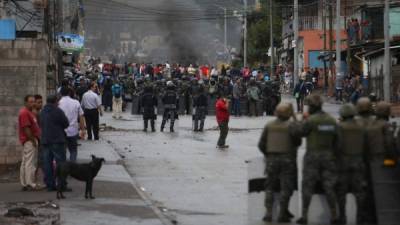 Dramáticas escenas se observaron ayer en el territorio hondureño cuando civiles y autoridades se enfrentaron en las calles del país.