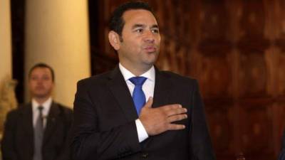 Jimmy Morales desistió de volver a celebrar el Día del Ejército con un desfile público debido a las críticas.