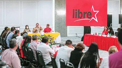 <b><span class=mln_uppercase_mln>Encuentro.</span></b> La reunión se realizó en Tegucigalpa y contó con autoridades y diputados de Libre.<span class=mln_uppercase_mln> </span>