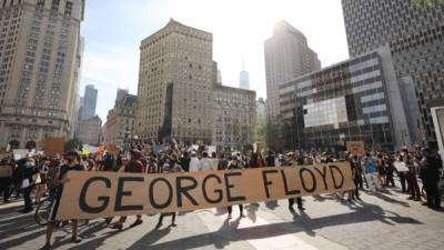 Miles de personas han protestado por la brutalidad contra Floyd en varias partes de EEUU. Foto: AFP