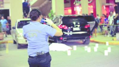 Arnold Peralta fue asesinado en el estacionamiento de un centro comercial el recién pasado jueves.