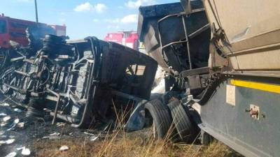 La fuerte colisión dejó 18 personas muertas.