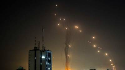 Los grupos palestinos de Gaza dispararon más de 1,000 cohetes hacia Israel desde el lunes por la noche, cuando se intensificaron los enfrentamientos luego de días de disturbios en Jerusalén, informó este miércoles el ejército israelí.
