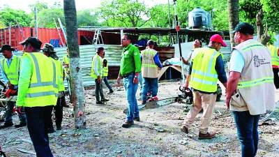 Equipos municipales trabajaron en la preparación del terreno, podando árboles y despejando el derecho de vía para que el consorcio Siglo 21 pueda avanzar con la construcción del primer puente, que será el que va de Cemcol a Jucutuma.