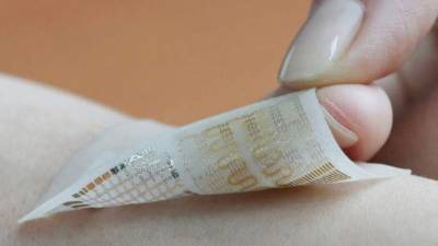 La piel electrónica no solo produce sensación, sino que puede generar su propia energía.