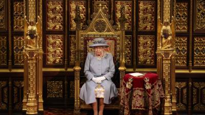La reina Isabel II se encuentra en su castillo de Balmoral, en Escocia, rodeada de su familia ante crecientes temores por su salud.