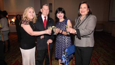 Margherita y Zenik Krawctschuk con Patricia Corrales y Rossana Guevara.