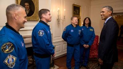 Obama se reunió con varios astronautas para dejar en evidencia su compromiso con el desarrollo de programas espaciales.