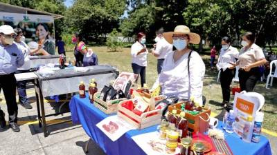 Mipymes en evento de Senprende en San Pedro Sula. Foto: Melvin Cubas.