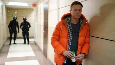 Navalni, uno de los críticos más duros de Putin, viajaba de Siberia a Moscú en un avión que tuvo que hacer un aterrizaje de emergencia cuando el líder opositor empezó a sentirse enfermo tras supuestamente ser envenenado./AFP.