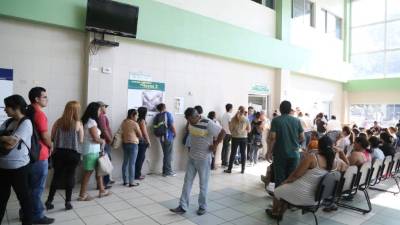 La Emergencia del Seguro Social estuvo concurrida después del feriado de Semana Santa.