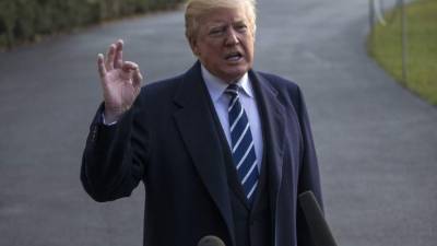 El presidente, que mantiene una tensa relación con numerosos medios de comunicación del país, a los que ha tachado de 'enemigos del pueblo'.EFE/EPA/SHAWN THEW