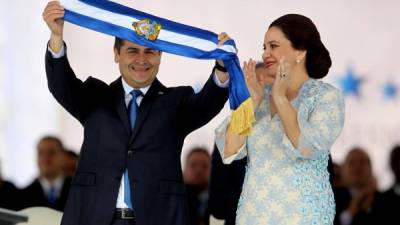 Photo released by the Honduran Presidency of Honduran President Juan Orlando Hernandez speaks in Tegucigalpa, on October 17, 2019. - Honduras denied Thursday being state that distruibutes cocaine following allegations in a New York court. (Photo by HO / Honduran Presidency / AFP) / RESTRICTED TO EDITORIAL USE - MANDATORY CREDIT 'AFP PHOTO / HONDURAN PRESIDENCY ' - NO MARKETING NO ADVERTISING CAMPAIGNS - DISTRIBUTED AS A SERVICE TO CLIENTS