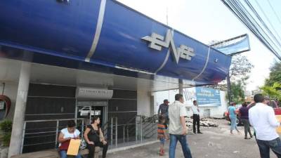 Un experto advierte que el cambio de la deuda en moneda extranjera representa un riesgo.