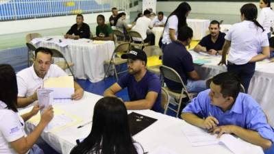 Los hondureños que deseen optar a visas de trabajo deben cumplir ciertos requisitos como ser mayores de 21 años.