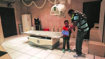 Ambulancias y equipo médico sobrevalorado fueron adquiridos durante la gestión de Mario Roberto Zelaya.