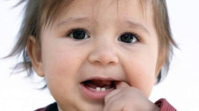 Cuando los dientes tardan en salir puede ser por un factor hereditario.