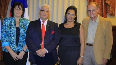 Lorna y Francisco Escobar junto a Sandra y Gregory Werner. Fotos: Jorge Gonzales