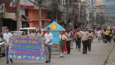 Los estudiantes marcharon por este logro.