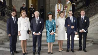 Los príncipes Carlos Felipe y Magdalena, los reyes Carlos Gustavo y Silvia, los príncipes Victoria y Daniel y Chris O’Neill.