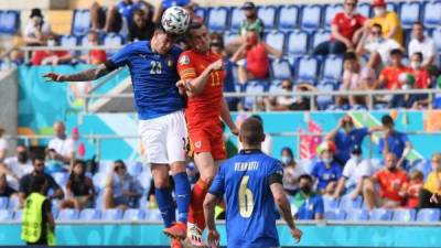 Gareth Bale no pudo evitar la caída de su selección... Sin embargo, Gales se metió a octavos de final de la Euro. Foto AFP.