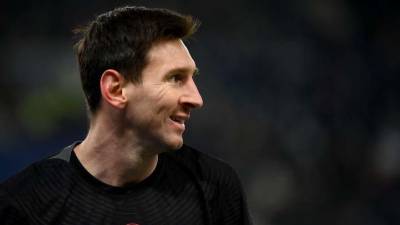 Lionel Messi decidió fichar por el PSG en esta temporada tras no llegar a un acuerdo de renovación con Barcelona.