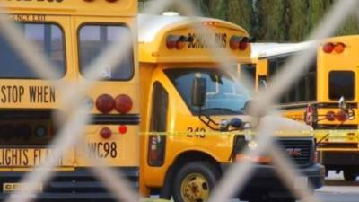 Miles de alumnos fueron regresados a sus casas tras la alerta de la Policía.