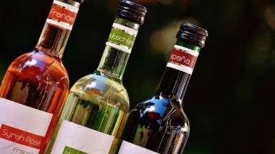 En tanto que la producción vinícola disminuye, el consumo aumenta.