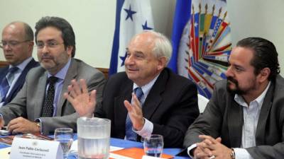Desde muy temprano la Maccih se mantuvo en reuniones con diversos sectores. Foto: Andro Rodríguez