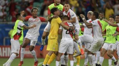 La selección de Perú se metió entre las cuatro mejores selecciones de la Copa América. Foto AFP.