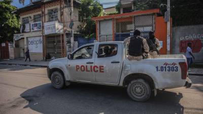 La policía haitiana busca liberar a los rehenes sin pagar el millonario rescate que exigen los secuestradores.