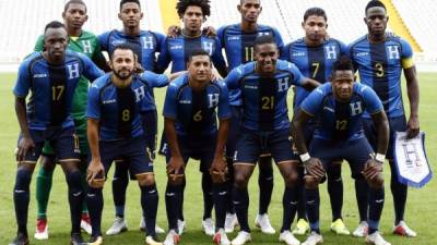 El 11 titular de Honduras con Luis López, Brayan Beckeles, Maynor Figueroa, Henry Figueroa, Emilio Izaguirre, Alfredo Mejía, Bryan Acosta, Romell Quioto, Alberth Elis, Jerry Bengtson y Antony Lozano. Foto AFP