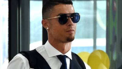 Cristiano Ronaldo se encuentra de vacaciones en Grecia pero todo indica que jugar[a en la Juve de Italia. FOTO AFP.