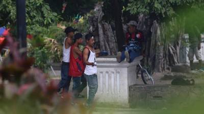 Los ninis suelen reunirse en lugares públicos y crean sus propias tribus, que surgen de la readaptación social.